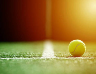 Comment valoriser un club grâce à une construction court de tennis gazon synthétique à Mougins moderne ?